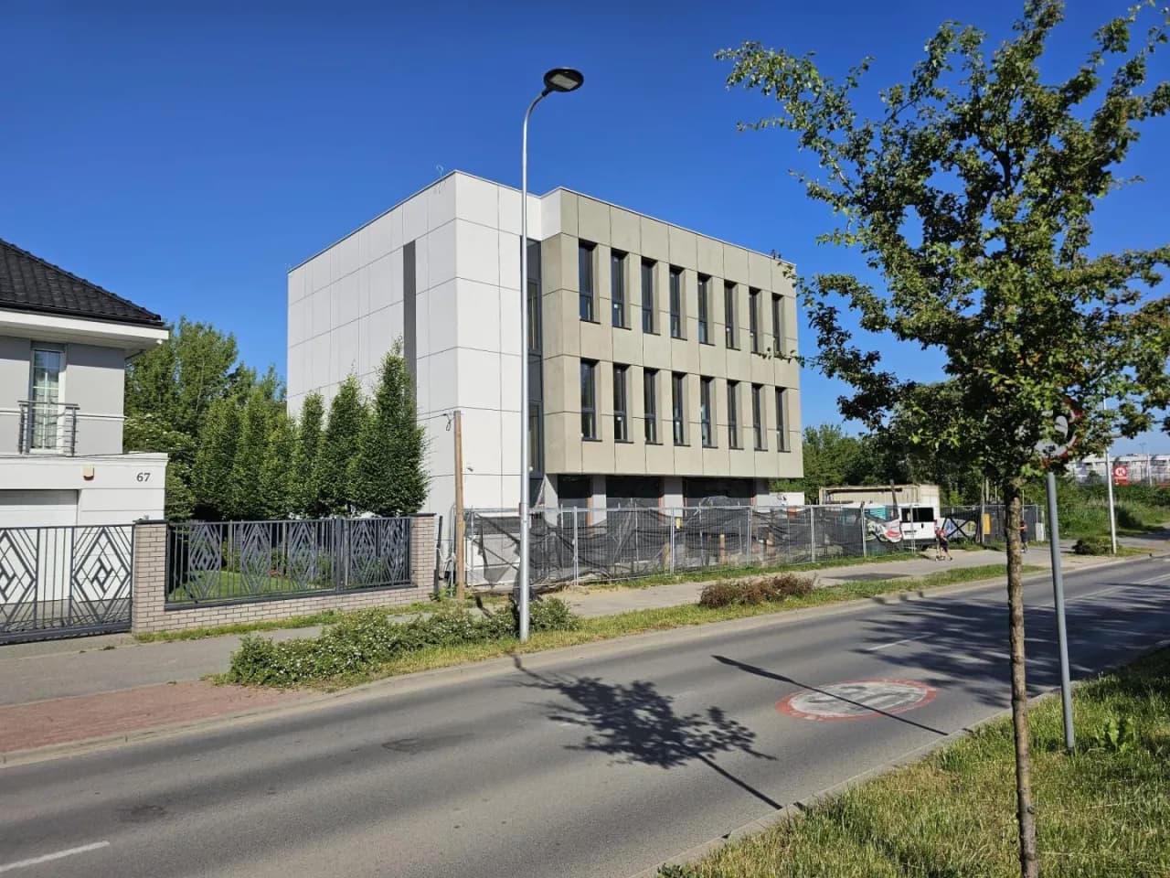 Ile kosztuje budowa bloku mieszkalnego? Zaskakujące ceny i czynniki wpływające na koszty