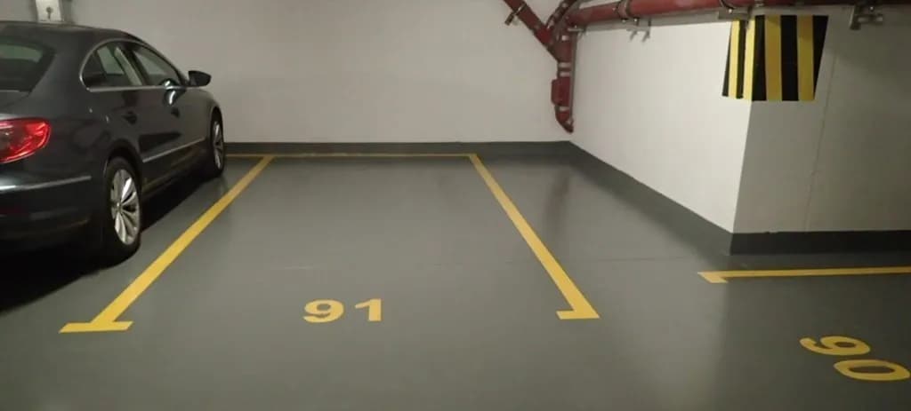 Jaki cement na posadzkę w garażu, aby uniknąć kosztownych napraw?