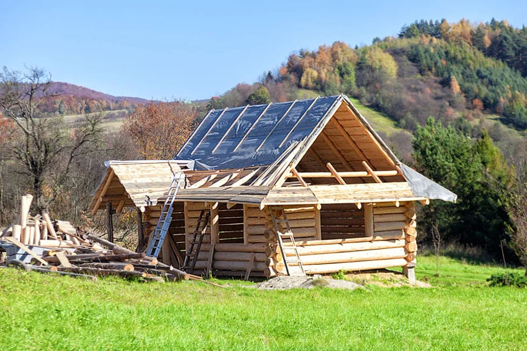 Ile kosztuje wybudowanie domu z bali? Sprawdź realne koszty budowy