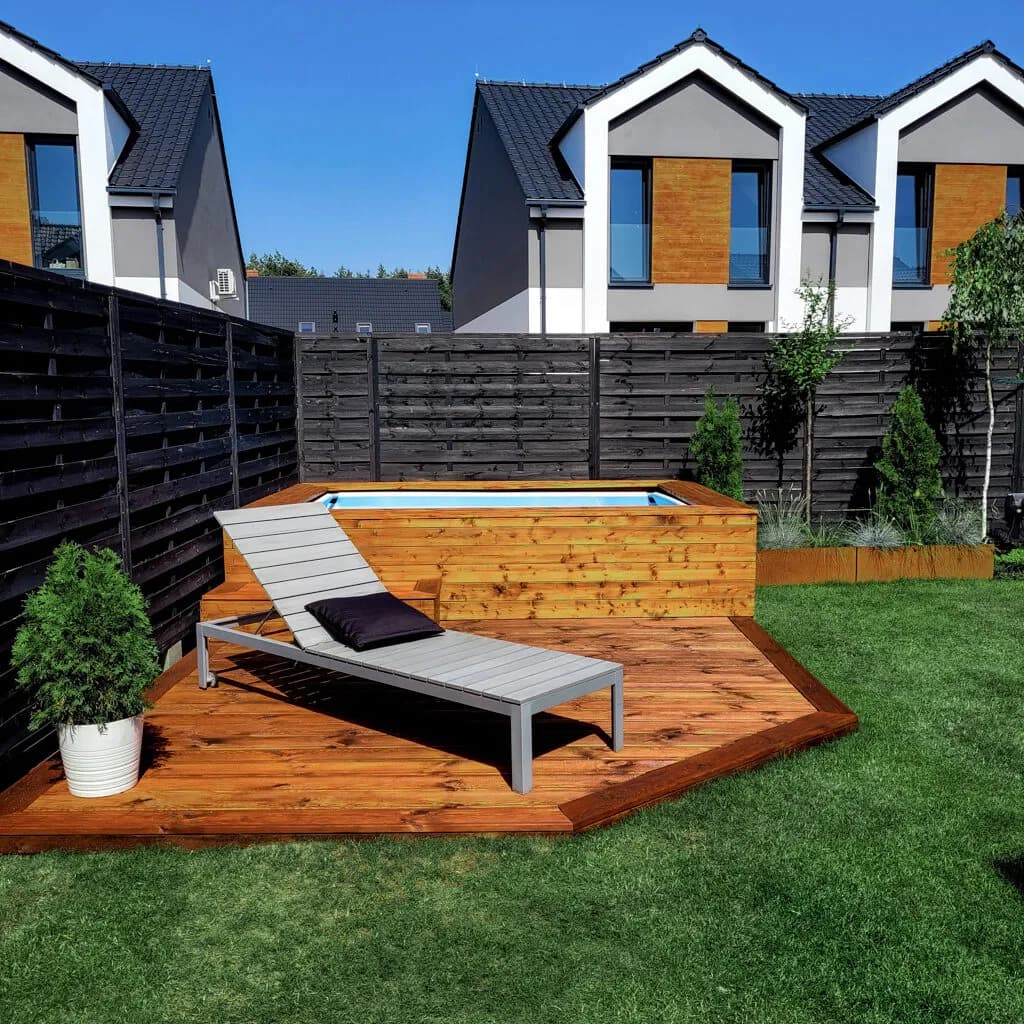 Ile naprawdę kosztuje wybudowanie basenu w ogrodzie? Sprawdź, jak uniknąć wysokich kosztów