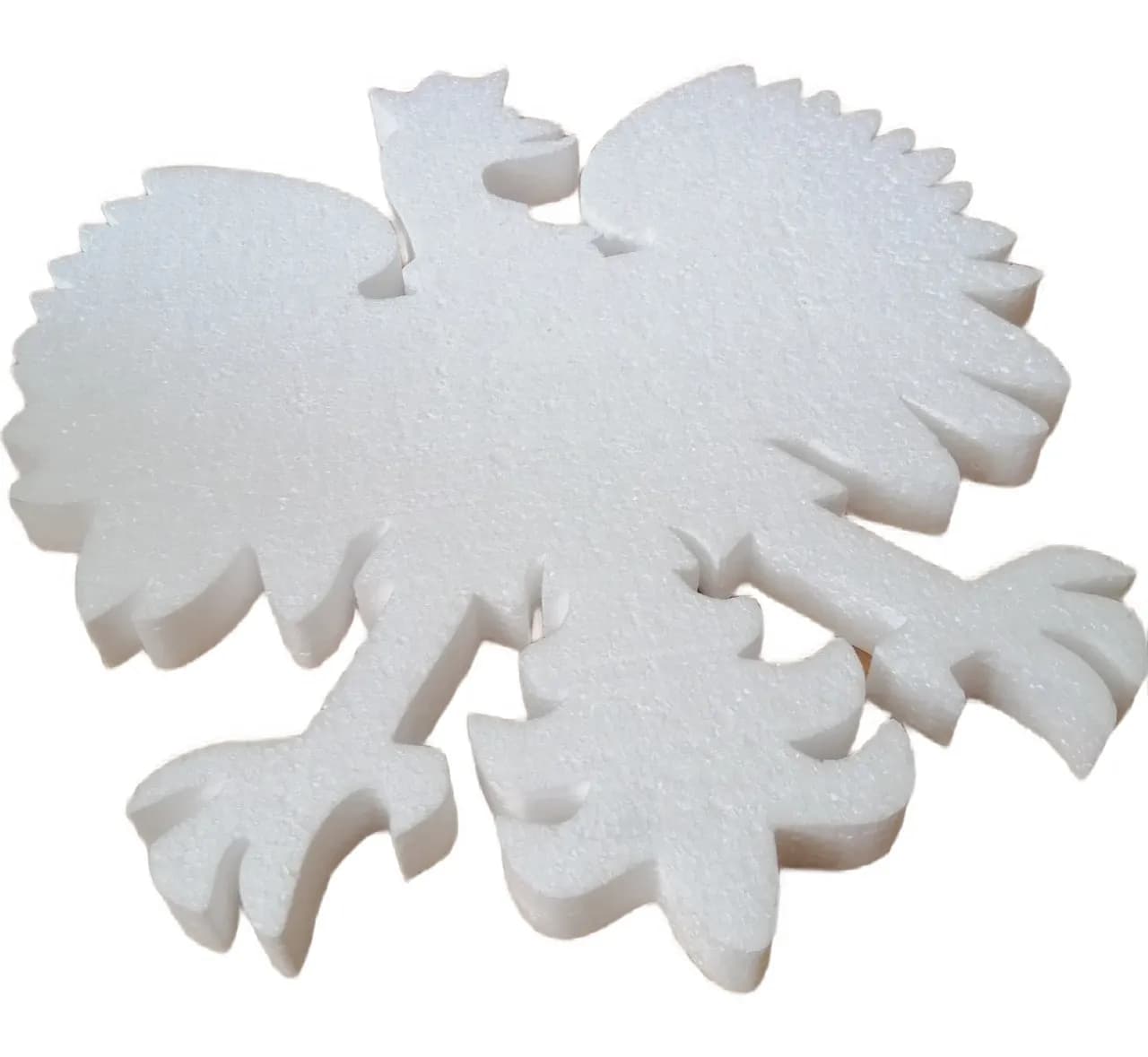 Jak wyrzeźbić orła ze styropianu? Poradnik krok po kroku