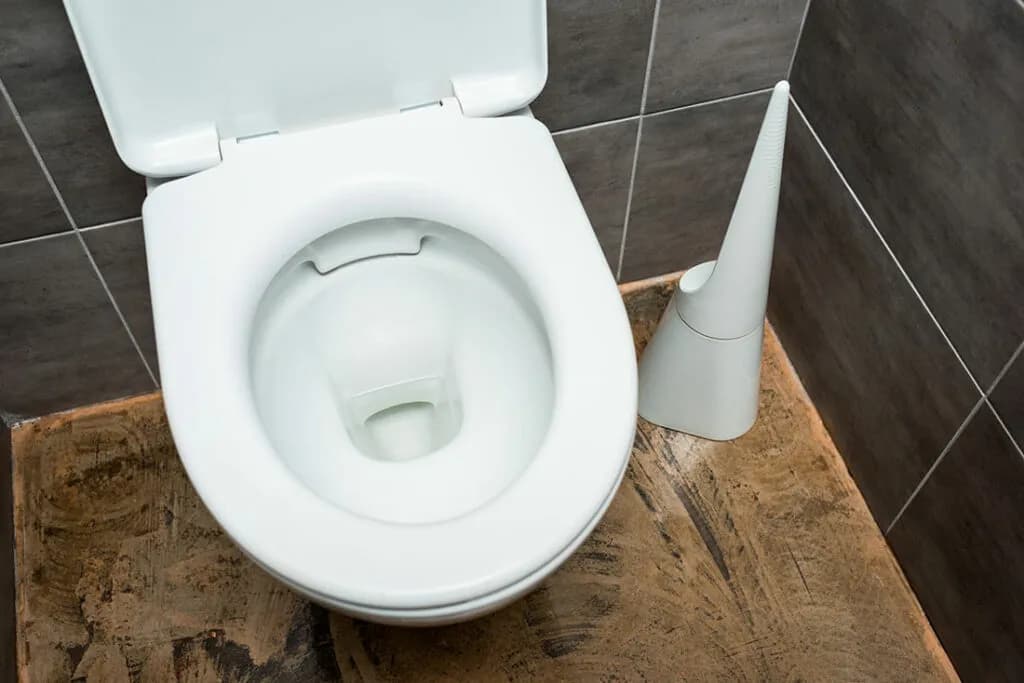 Ile kosztuje montaż WC? Sprawdź, jak uniknąć ukrytych kosztów i zaoszczędzić